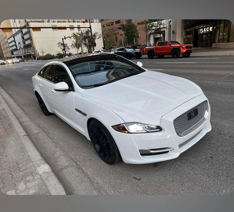 2019 Jaguar X351 XJ - Image 3 of 5