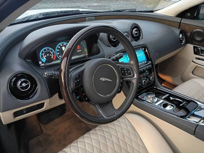 2019 Jaguar X351 XJ - Image 7 of 10