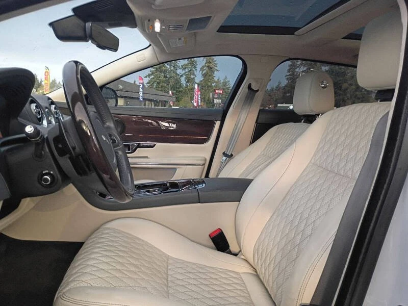 2019 Jaguar X351 XJ - Image 8 of 10