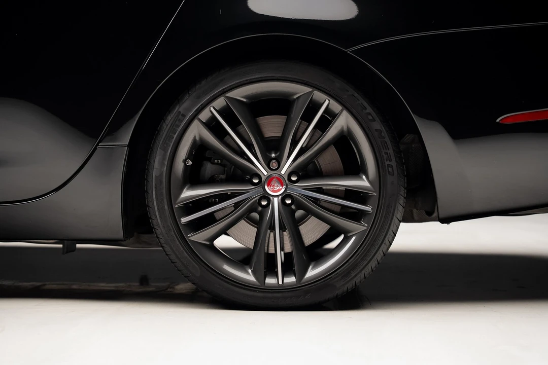 2019 Jaguar X351 XJ - Image 20 of 21