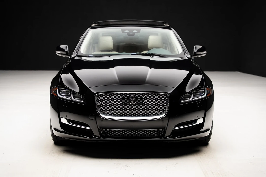 2019 Jaguar X351 XJR - Image 5 of 12