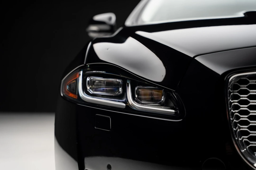 2019 Jaguar X351 XJR - Image 7 of 12