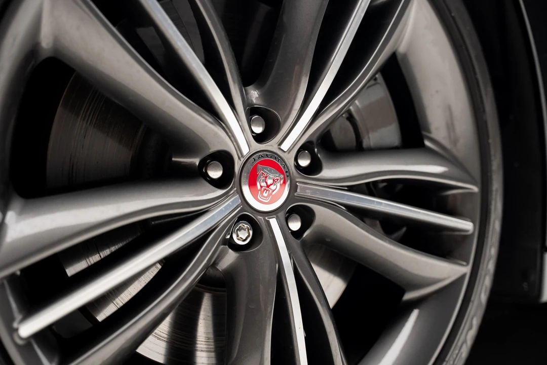 2019 Jaguar X351 XJR - Image 10 of 12