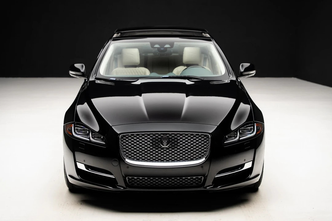 2019 Jaguar X351 XJR - Image 4 of 12
