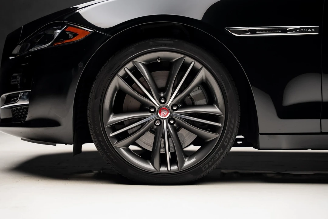 2019 Jaguar X351 XJ - Image 19 of 21