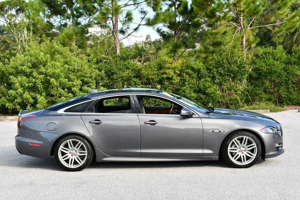 2019 Jaguar X351 XJ - Image 7 of 12