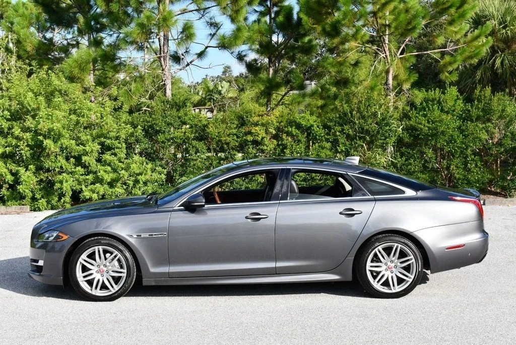 2019 Jaguar X351 XJ - Image 3 of 12