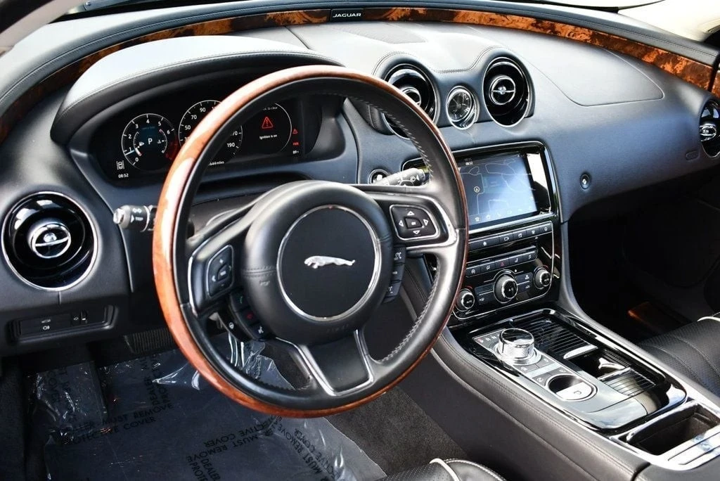 2019 Jaguar X351 XJ - Image 12 of 12