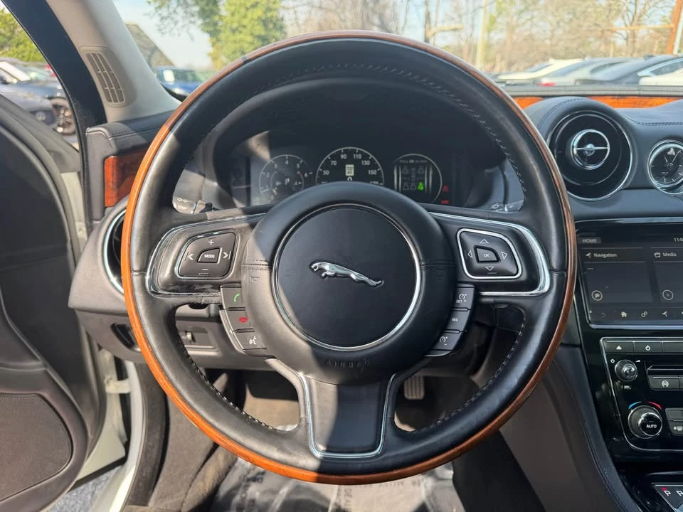 2019 Jaguar X351 XJ - Image 10 of 16