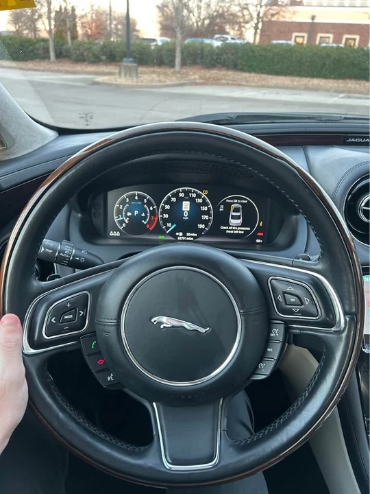 2019 Jaguar X351 XJ - Image 6 of 8