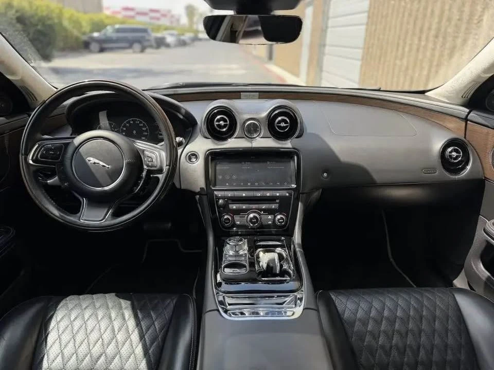 2019 Jaguar X351 XJR - Image 10 of 18