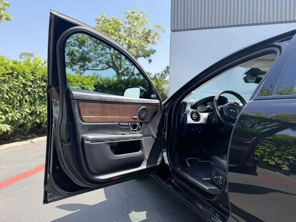 2019 Jaguar X351 XJR - Image 6 of 18