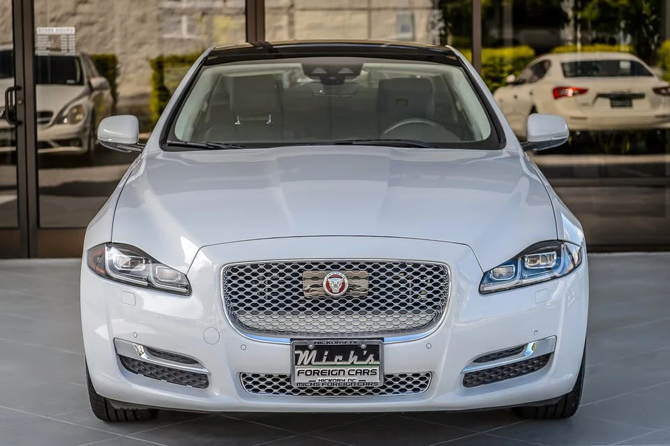 2019 Jaguar X351 XJ - Image 3 of 20