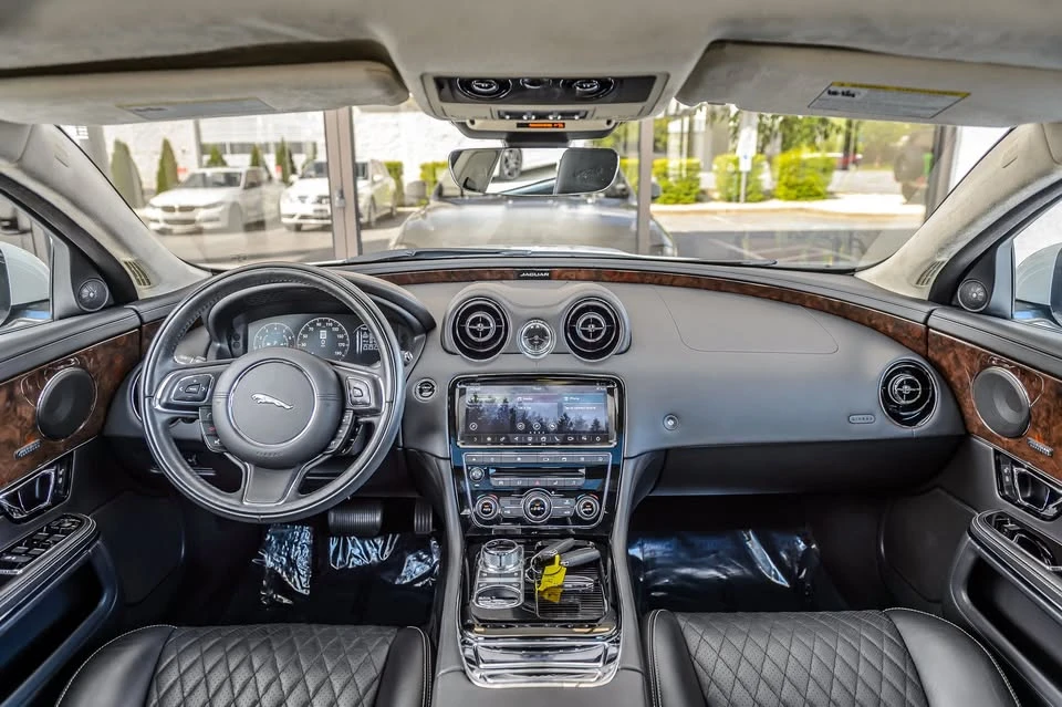 2019 Jaguar X351 XJ - Image 2 of 20