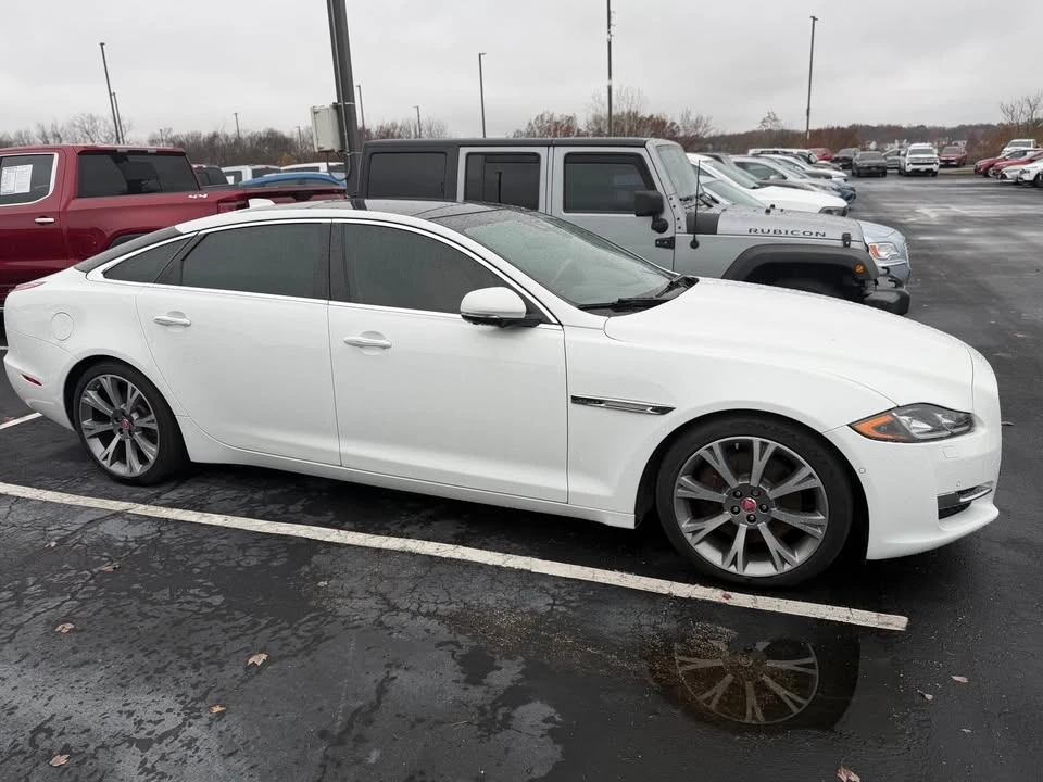 2019 Jaguar X351 XJR - Image 2 of 2