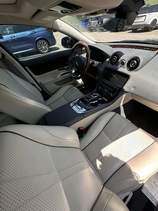 2019 Jaguar X351 XJR - Image 12 of 16