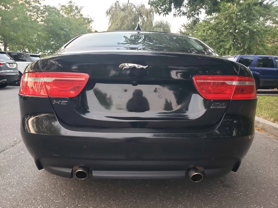 2019 Jaguar XE - Image 4 of 18
