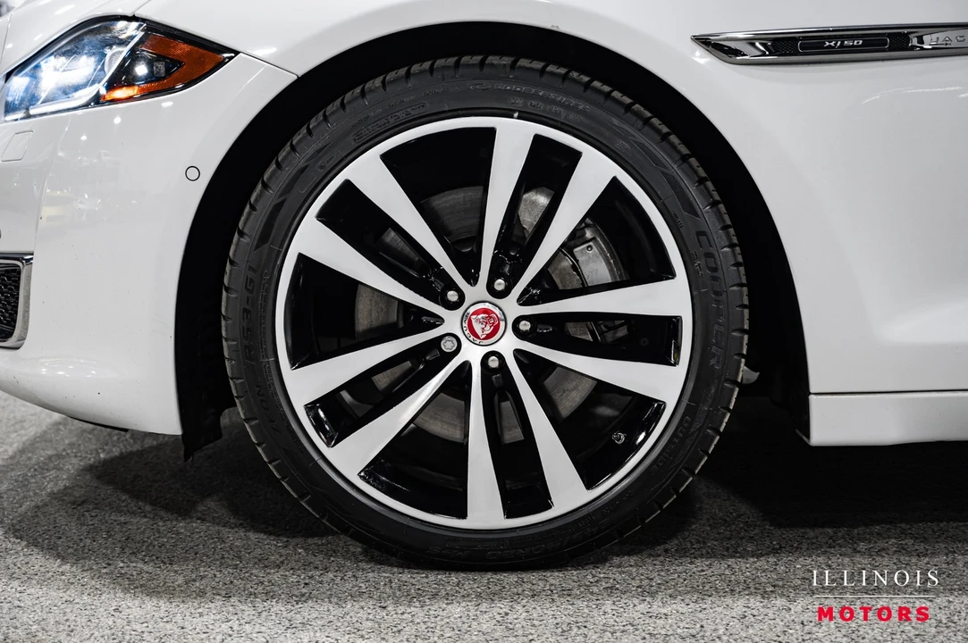 2019 Jaguar X351 XJ - Image 9 of 21