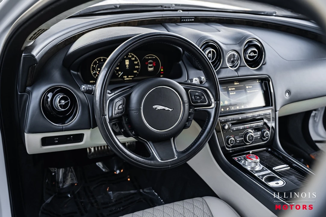 2019 Jaguar X351 XJ - Image 17 of 21