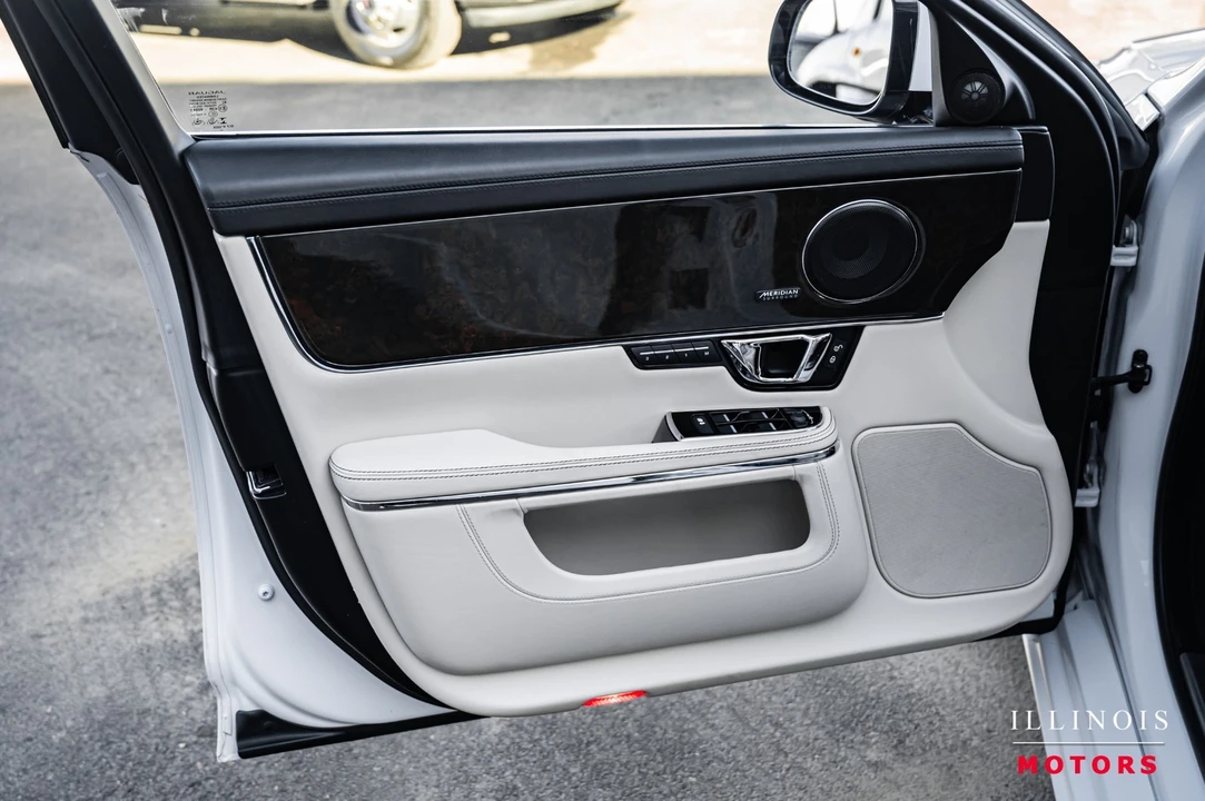 2019 Jaguar X351 XJ - Image 14 of 21