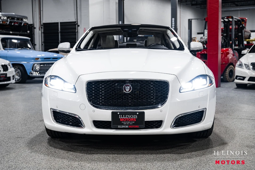 2019 Jaguar X351 XJ - Image 8 of 21