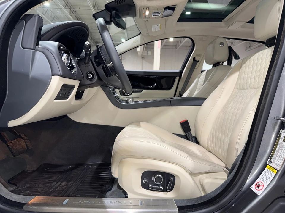 2019 Jaguar X351 XJ - Image 11 of 12