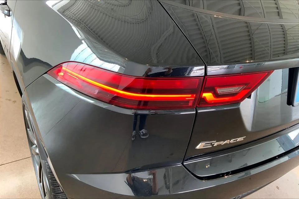 2019 Jaguar E-Pace - Image 19 of 20