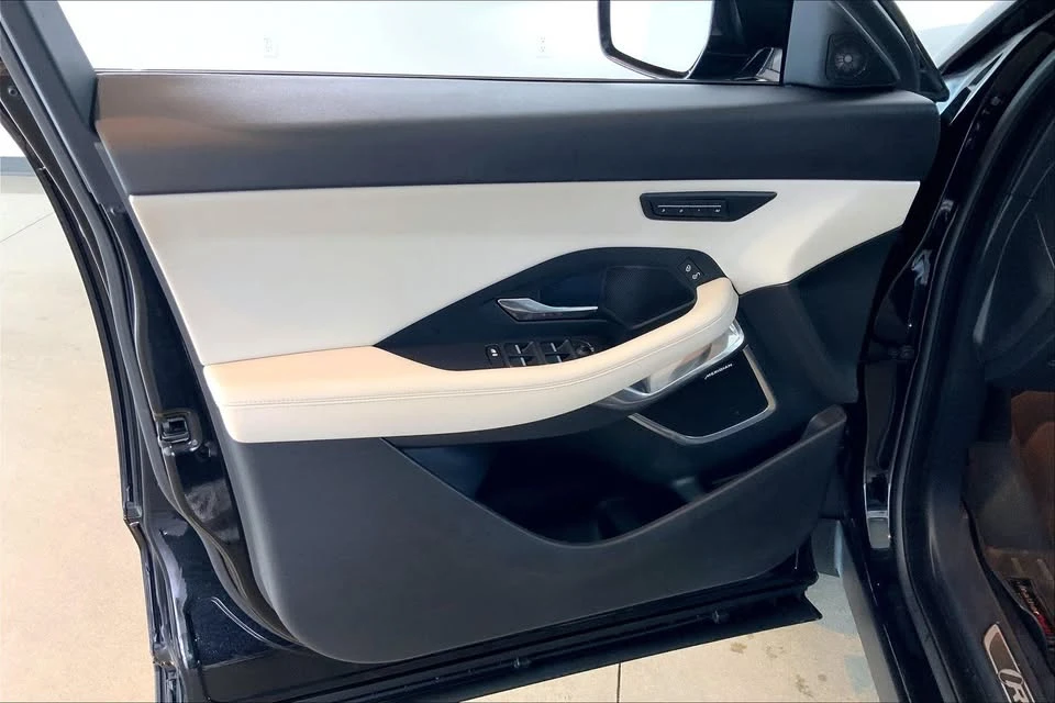 2019 Jaguar E-Pace - Image 7 of 20