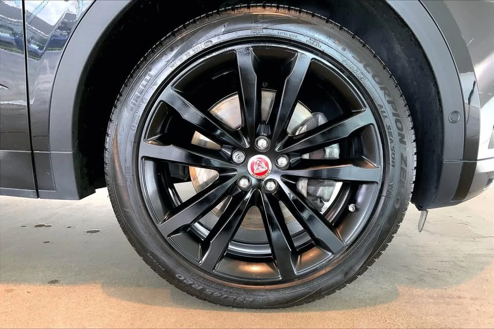 2019 Jaguar E-Pace - Image 14 of 20