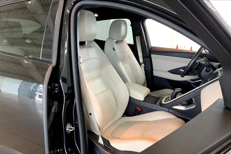 2019 Jaguar E-Pace - Image 13 of 20
