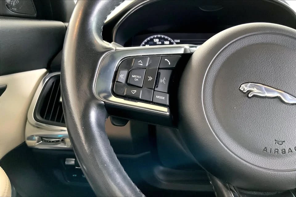 2019 Jaguar E-Pace - Image 15 of 20