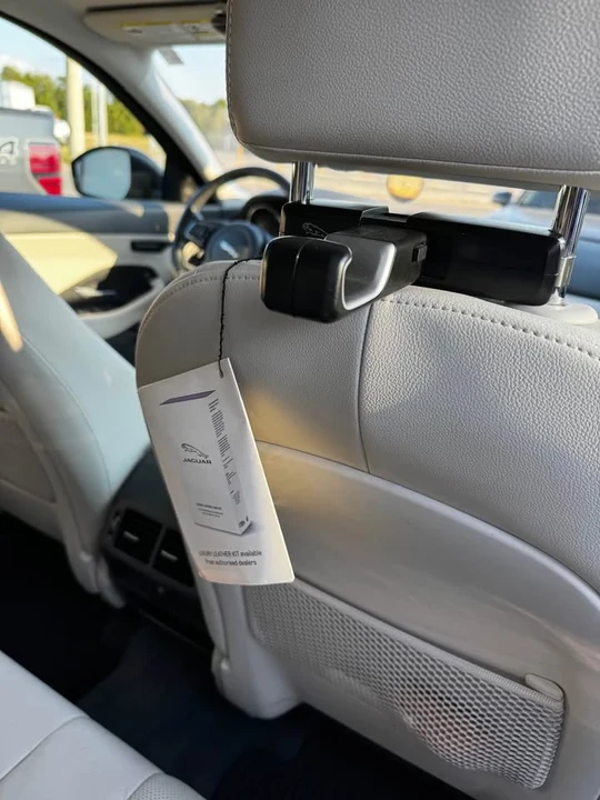 2019 Jaguar E-Pace - Image 10 of 10