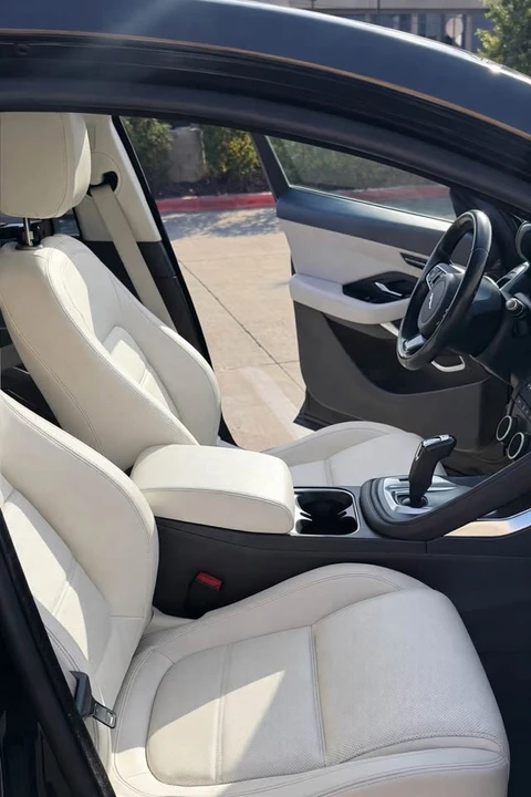 2019 Jaguar E-Pace - Image 3 of 20