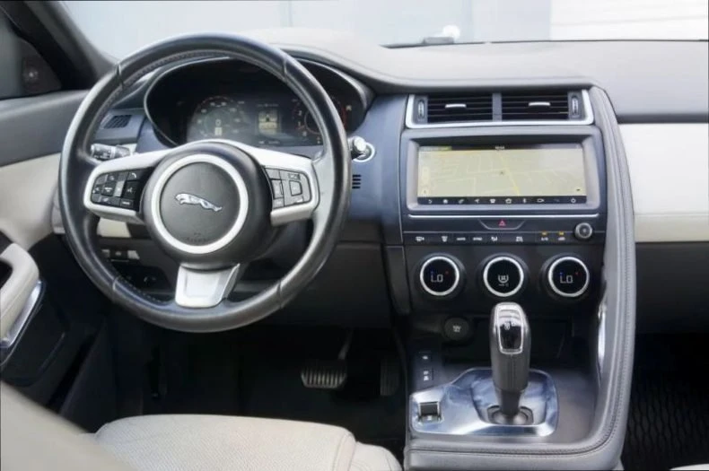2019 Jaguar E-Pace - Image 15 of 19
