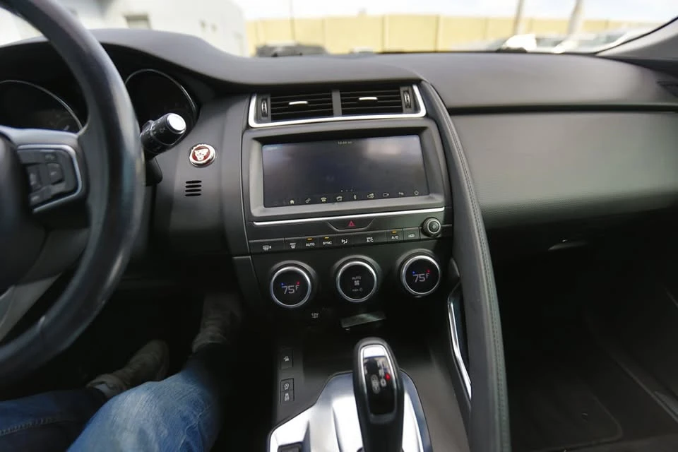2019 Jaguar E-Pace - Image 8 of 19