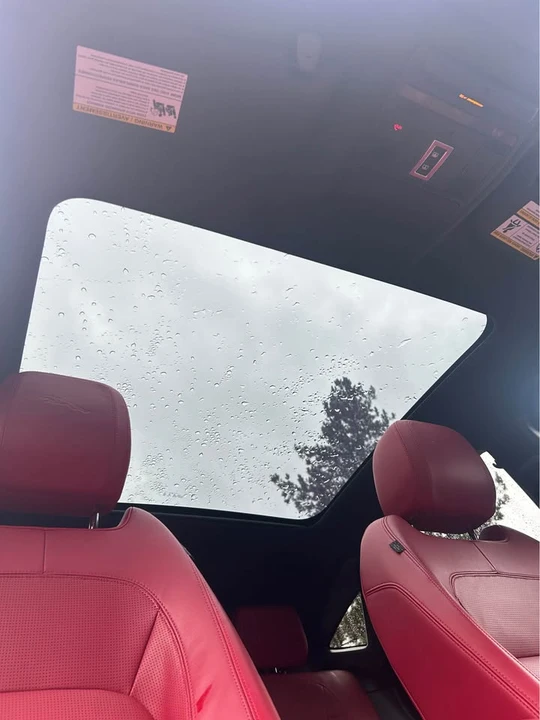 2019 Jaguar E-Pace - Image 11 of 14