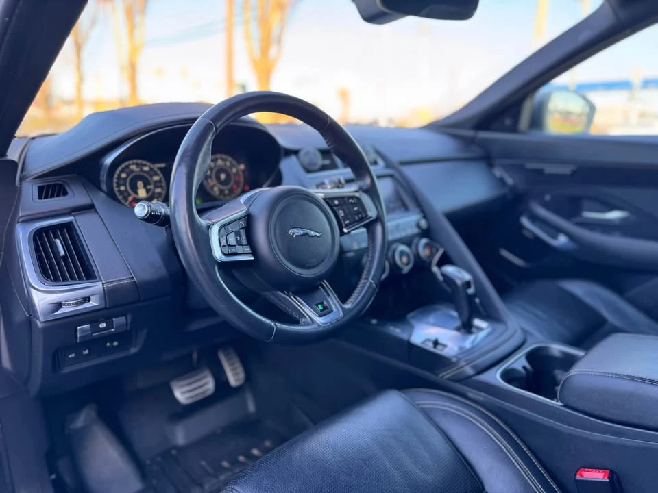 2019 Jaguar E-Pace - Image 5 of 14