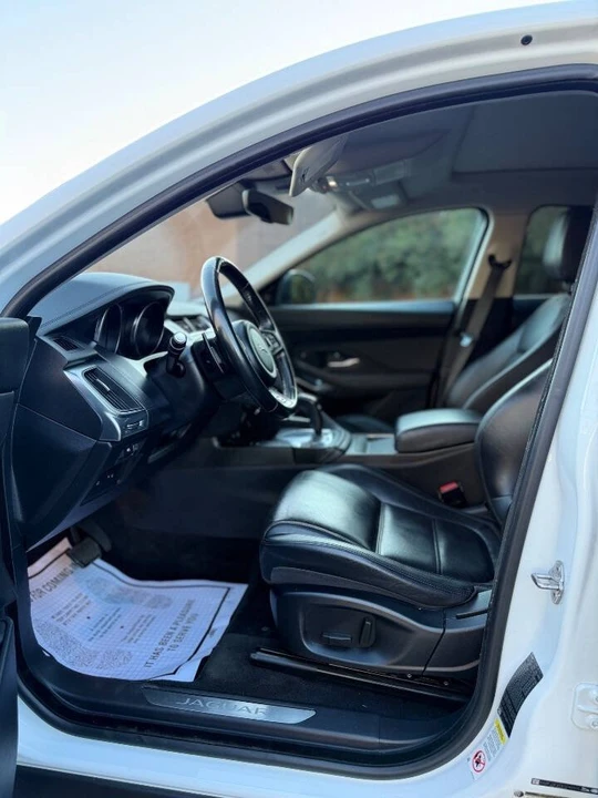 2019 Jaguar E-Pace - Image 11 of 20