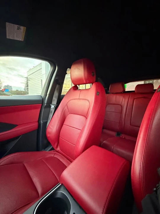 2019 Jaguar E-Pace - Image 10 of 11