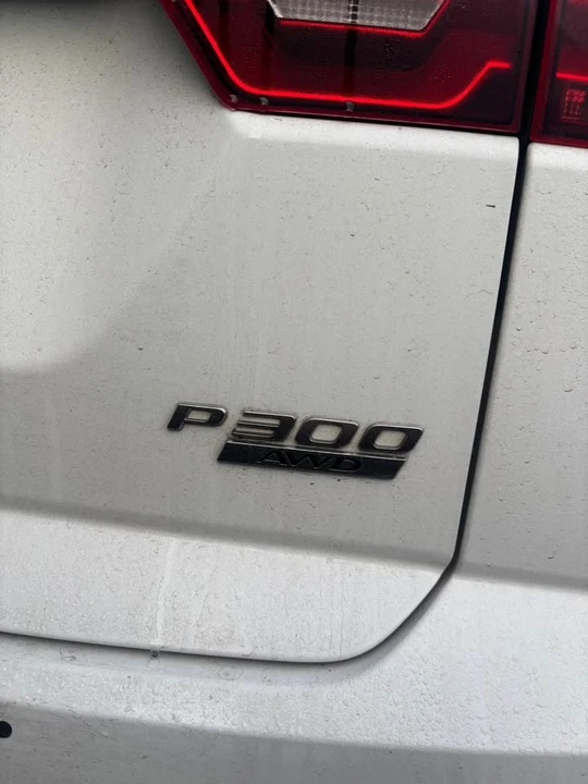 2019 Jaguar E-Pace - Image 6 of 8
