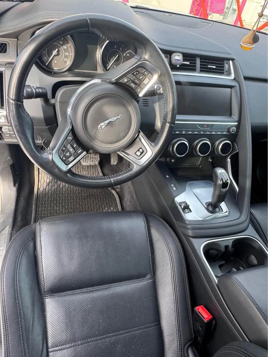 2019 Jaguar E-Pace - Image 7 of 14