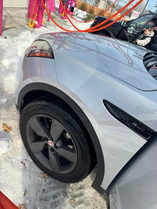 2019 Jaguar E-Pace - Image 4 of 14