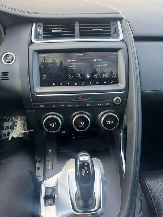 2019 Jaguar E-Pace - Image 9 of 13