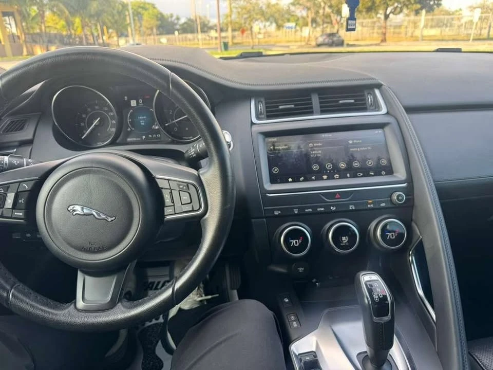 2019 Jaguar E-Pace - Image 9 of 13