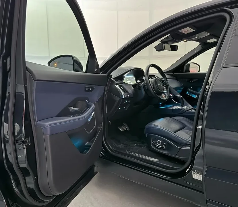 2019 Jaguar E-Pace - Image 9 of 20