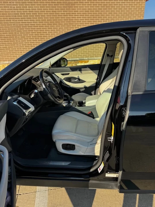 2019 Jaguar E-Pace - Image 7 of 18