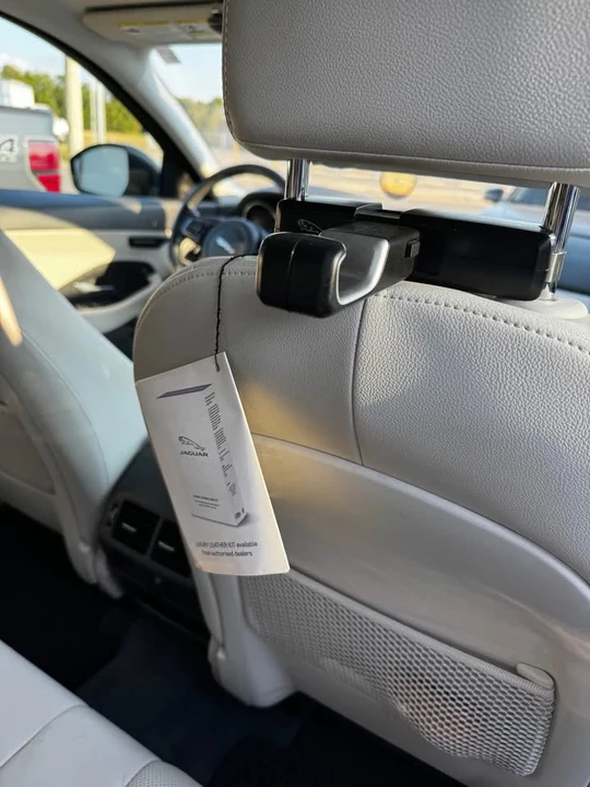 2019 Jaguar E-Pace - Image 16 of 18