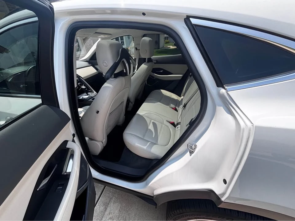 2019 Jaguar E-Pace - Image 8 of 9
