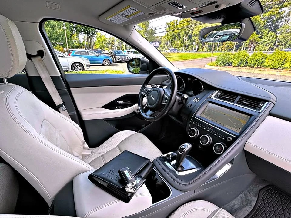 2019 Jaguar E-Pace - Image 11 of 17