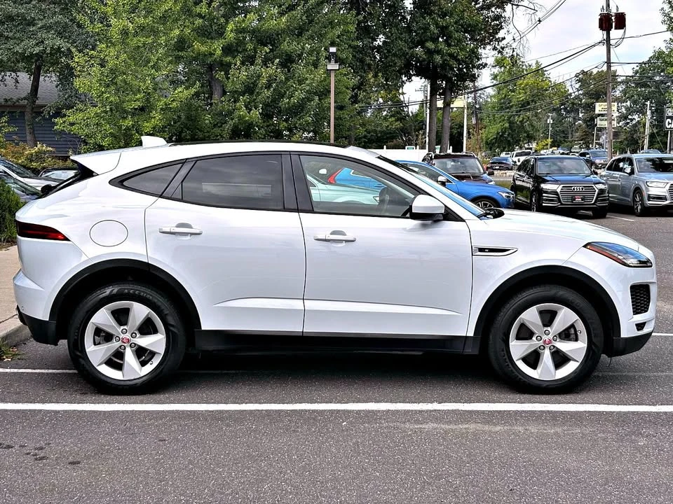 2019 Jaguar E-Pace - Image 4 of 17